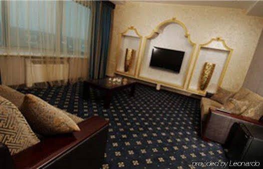 Royal Palace Hotel Almatî Exterior foto