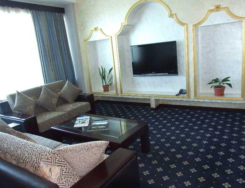 Royal Palace Hotel Almatî Cameră foto