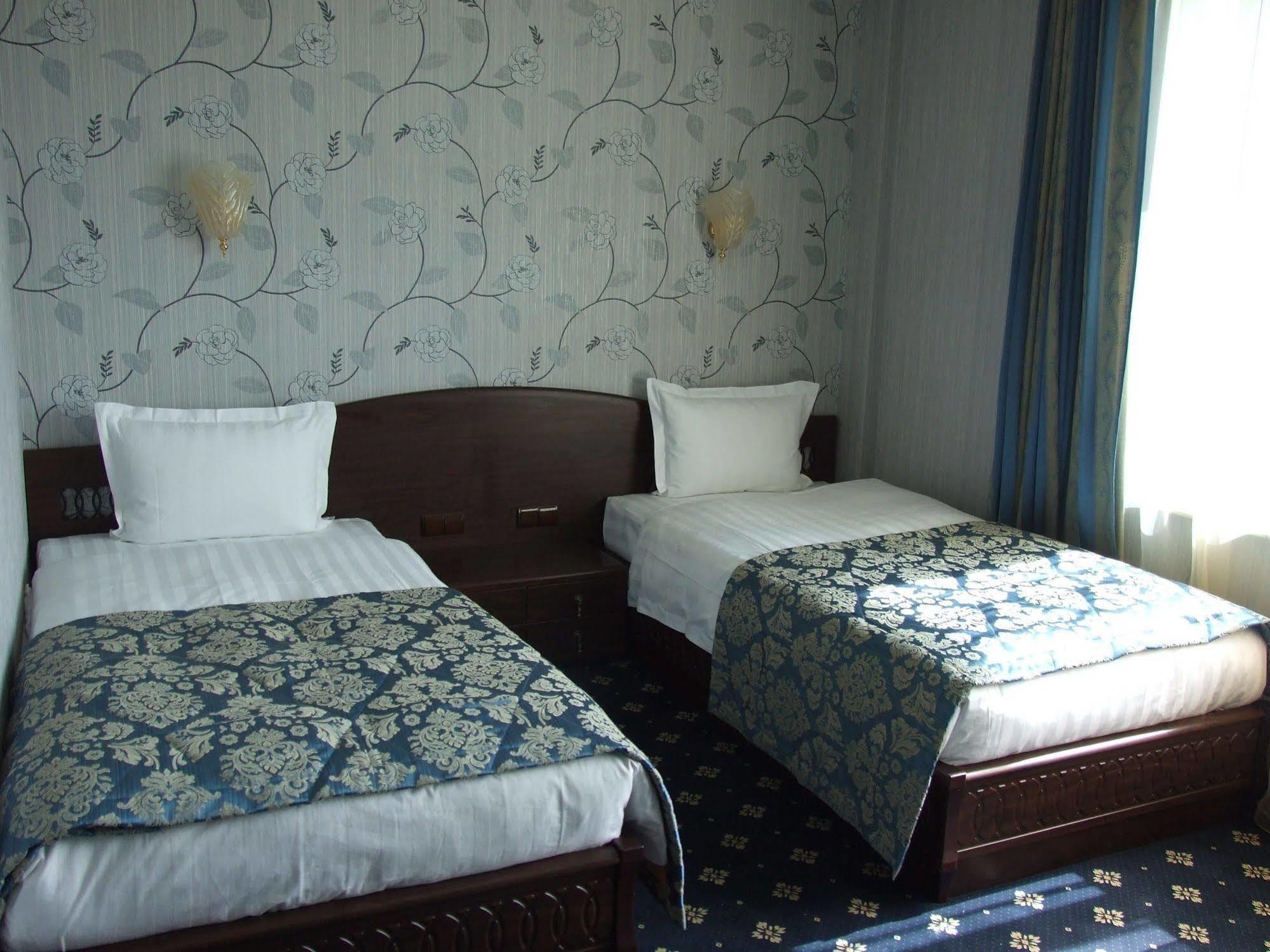 Royal Palace Hotel Almatî Cameră foto